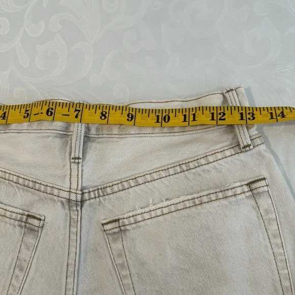 Frame Le Brigette High Waist Raw Hem Denim Shorts - Picture 14 of 16